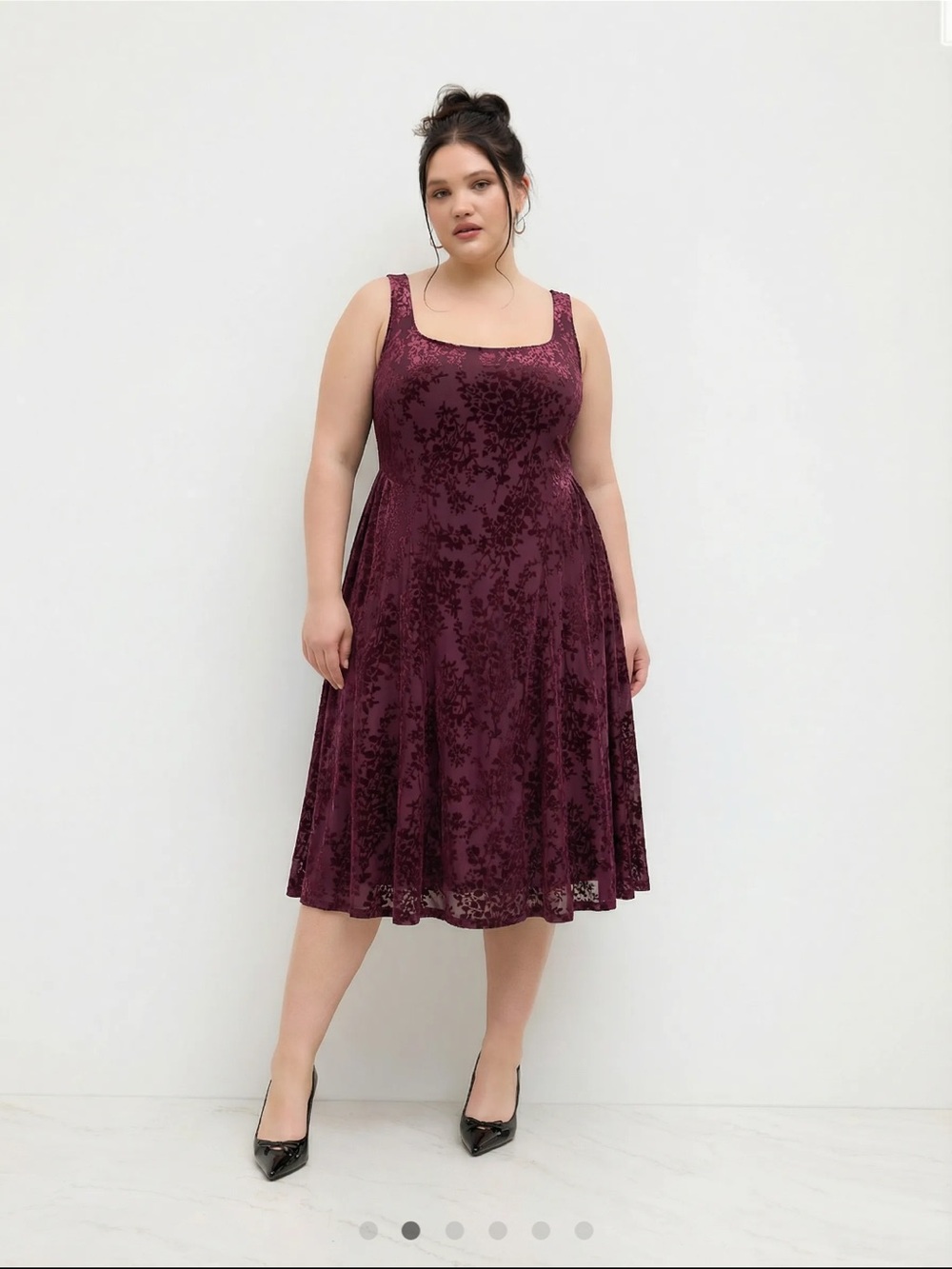 Velvet U-Neck Pleated Dress